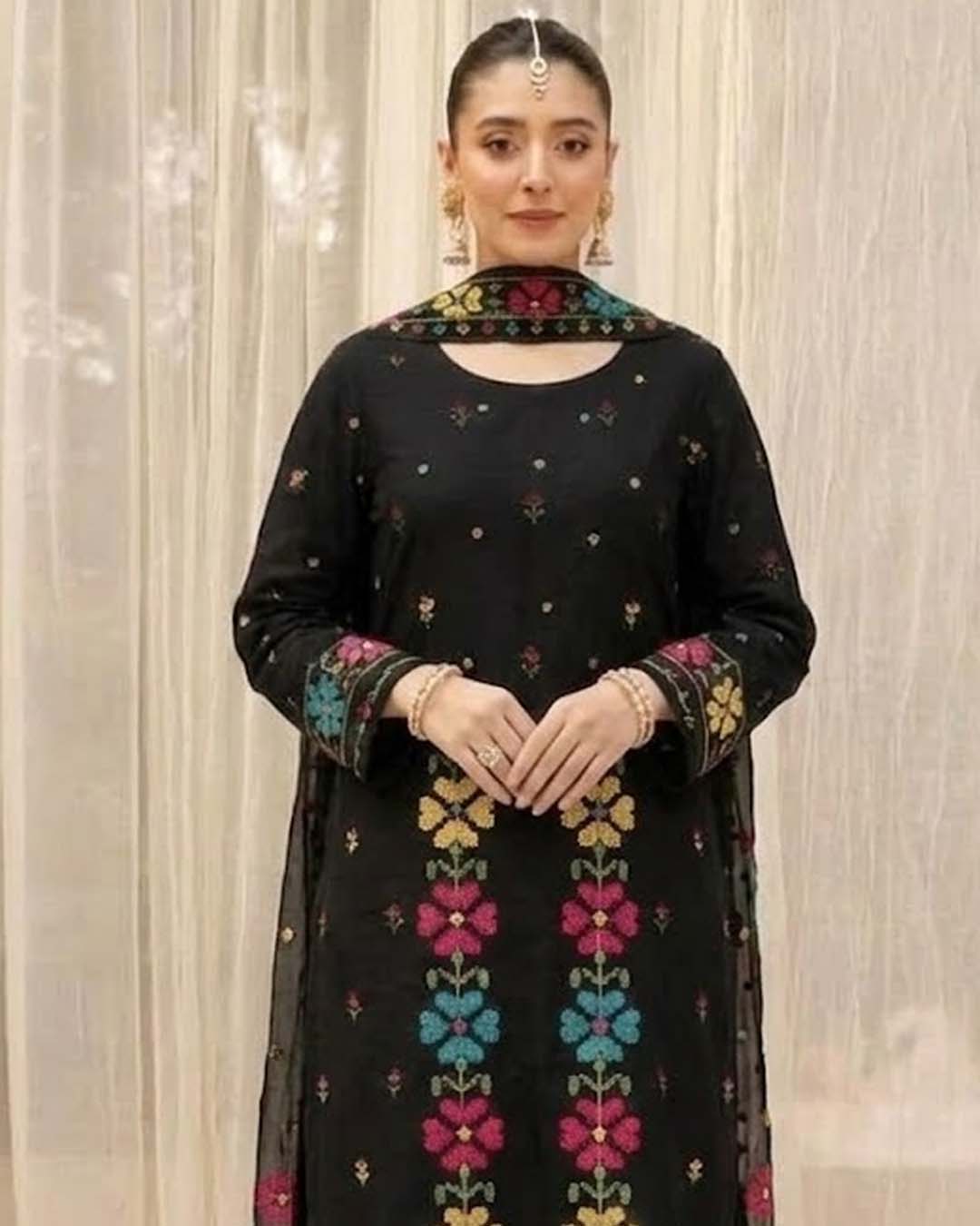 Midnight Bloom Elegance