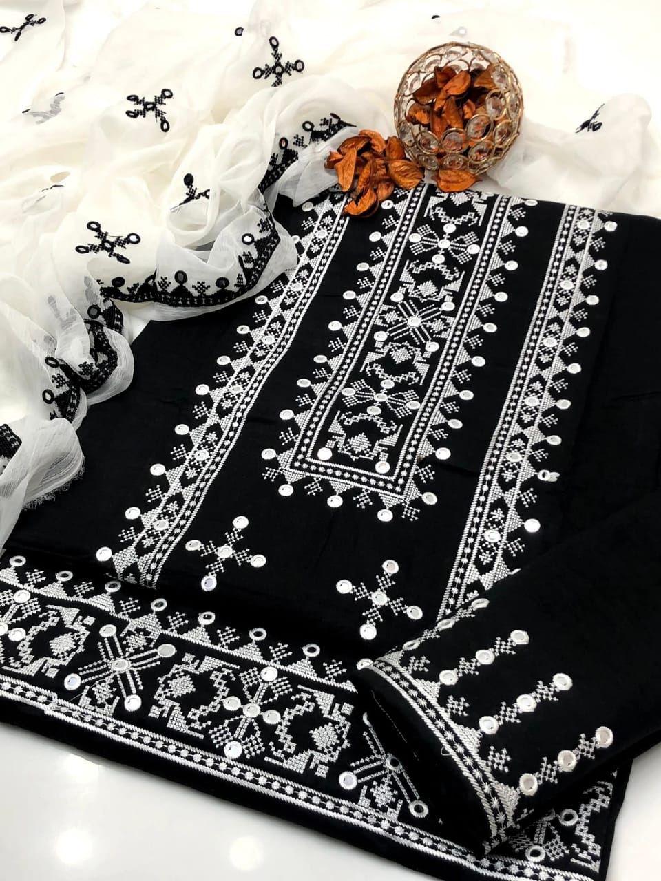 Mirror Mirror Luxe Stitch